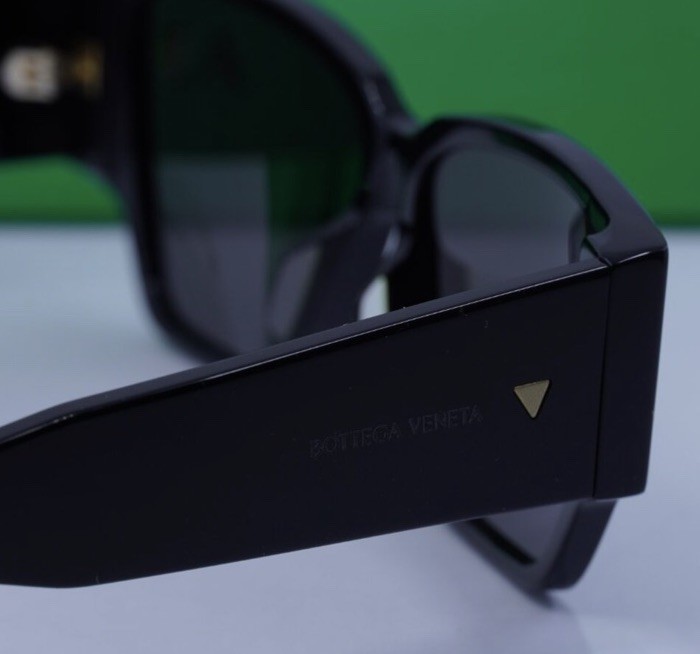 Bottega Veneta BV1285S 001Square Sunglasses – Black/Grey