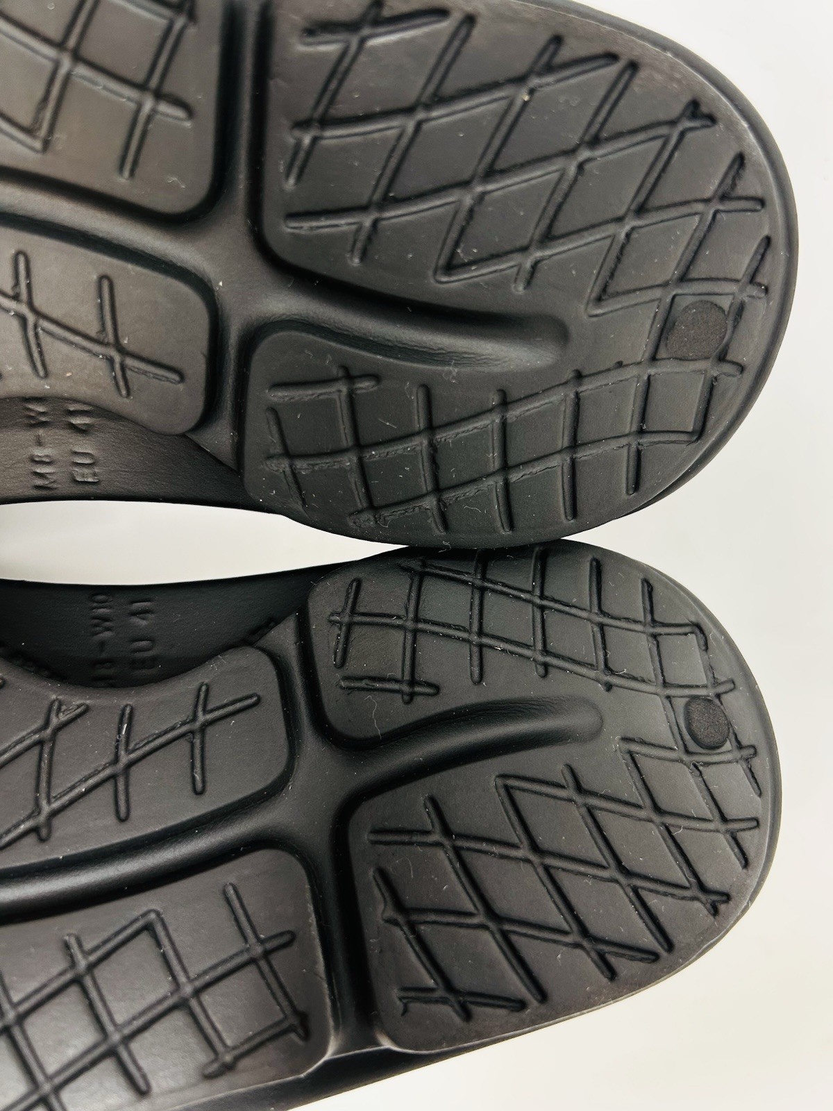 OOFOS OOahh recovery slide sandals Unisex Black Men’s 8 Women’s 10 Excellent