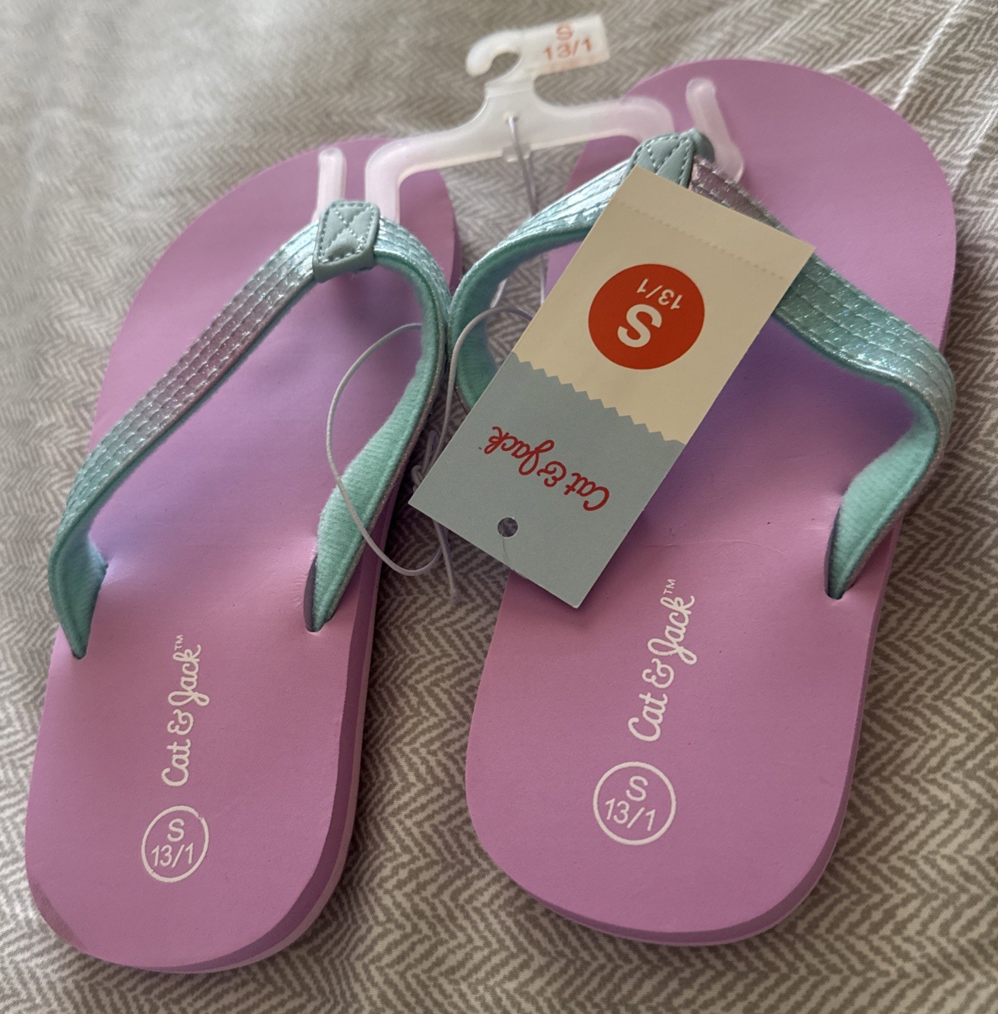 NEW Girl’s Glitter Strap Flip Flops Sandals Purple Size S Small 13/1 Cat & Jack