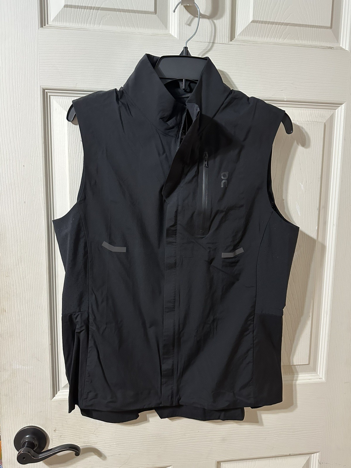 ON Cloud Running Women’s Weather Vest Black Sz Large Lightweight Reflective NWT
