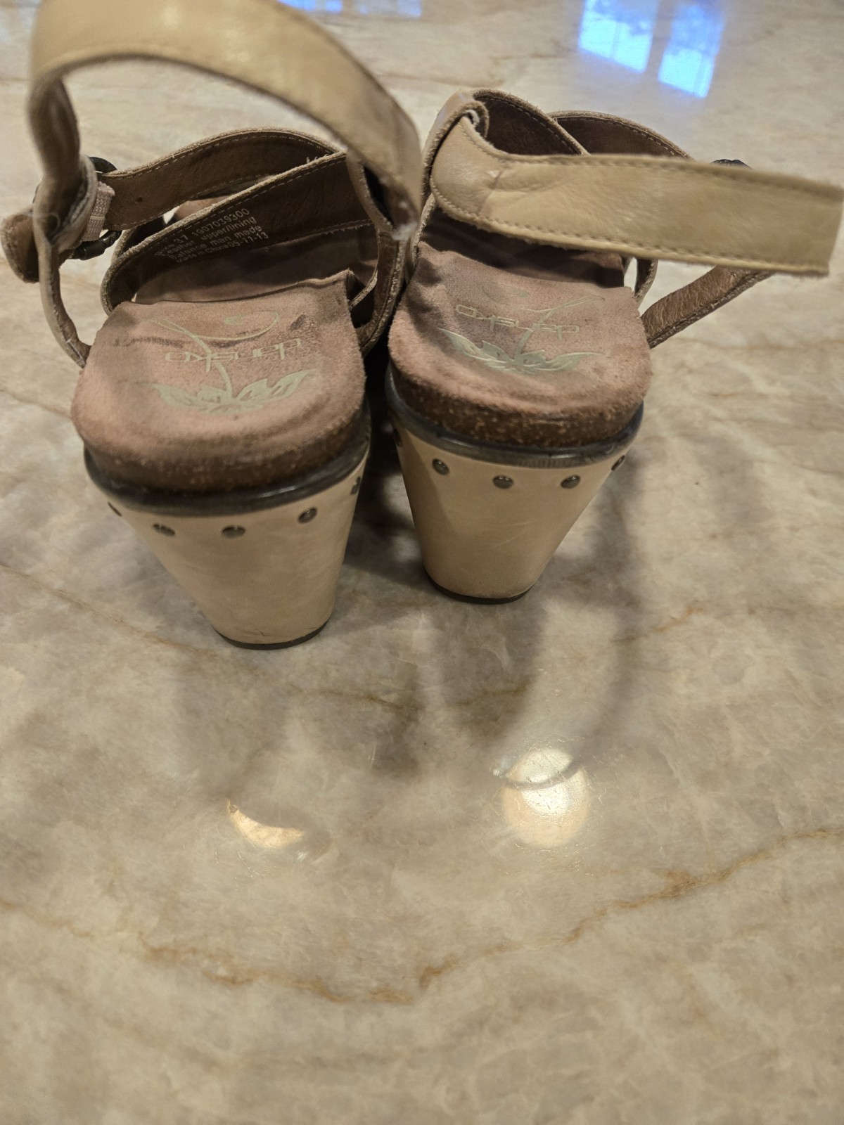 Dansko Frida Beige Leather Studded Wedge Strappy Sandals Shoes Size 37 US 6.5 7