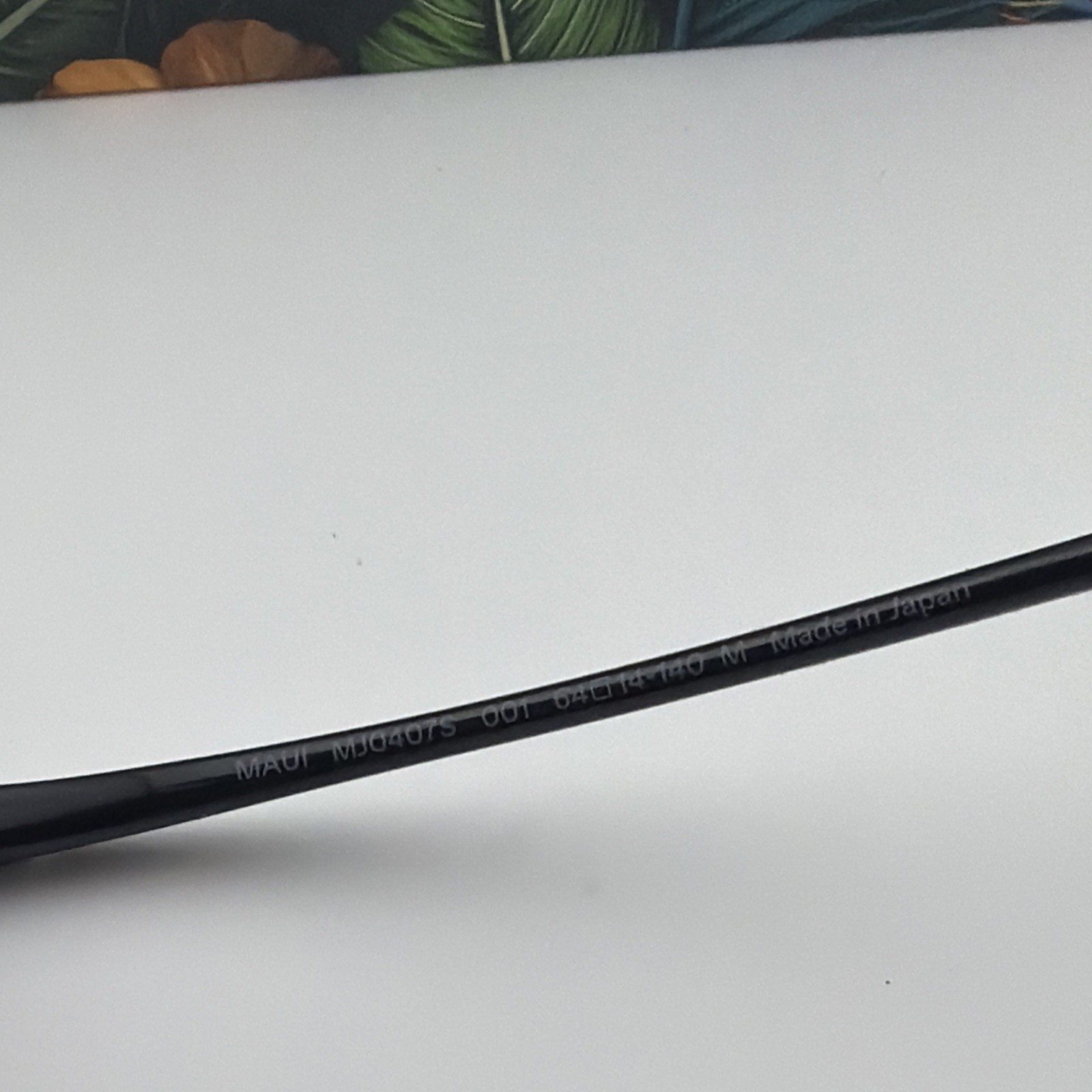 Maui Jim Ho’okipa Gloss Black Frame / Grey Polarized Lenses | MJ0407S-001
