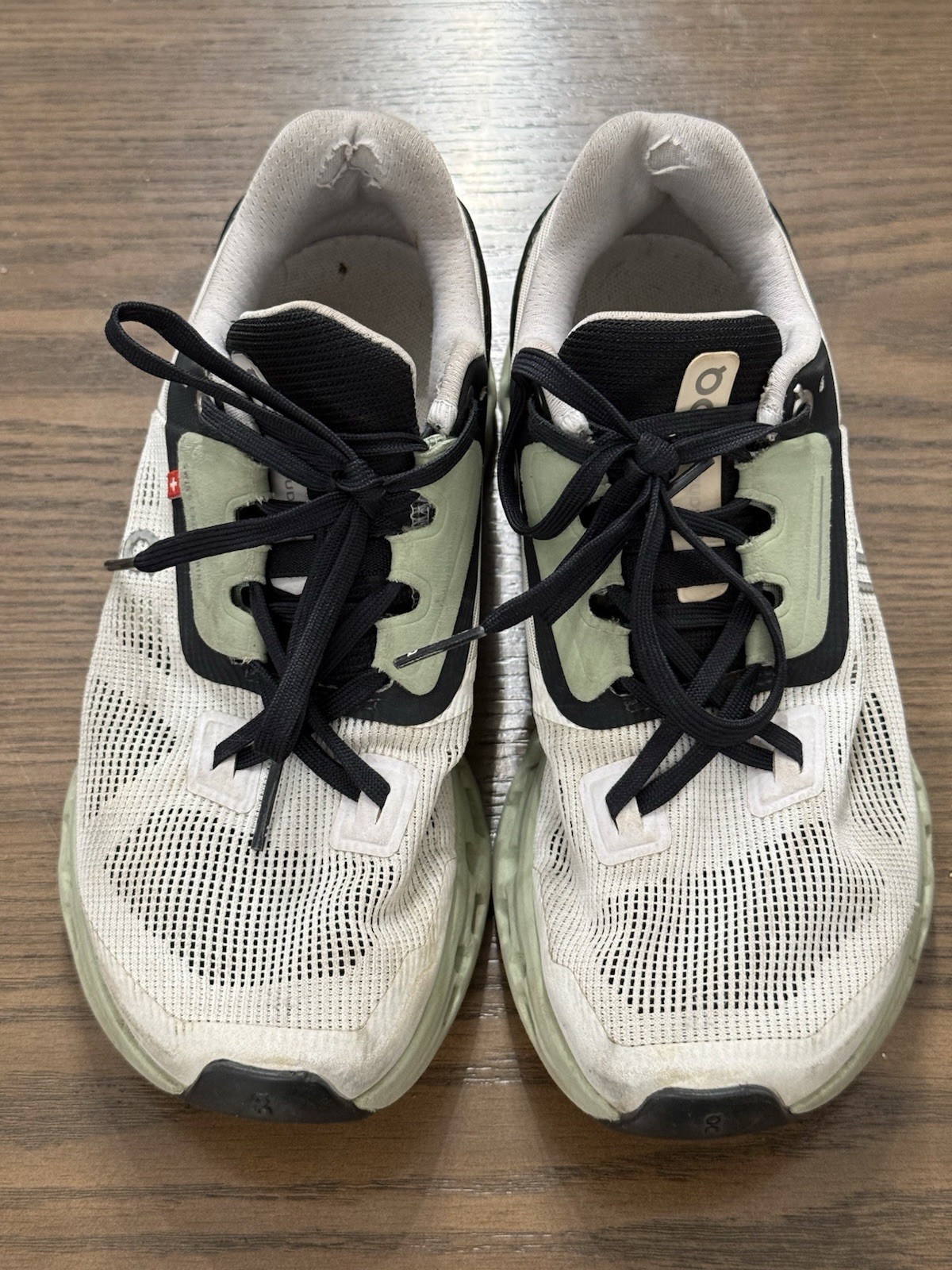 On Cloud Cloudstratus White Black Sage Green Running Shoes Sneaker Womens 5 READ