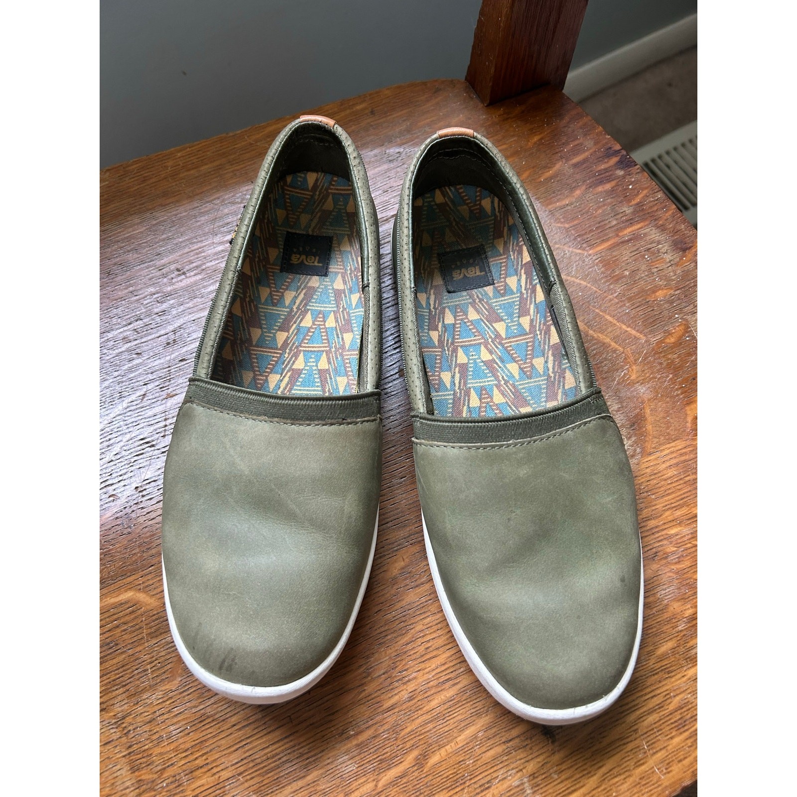 Teva Willow tennis shoes slip-ons green nubuc leather