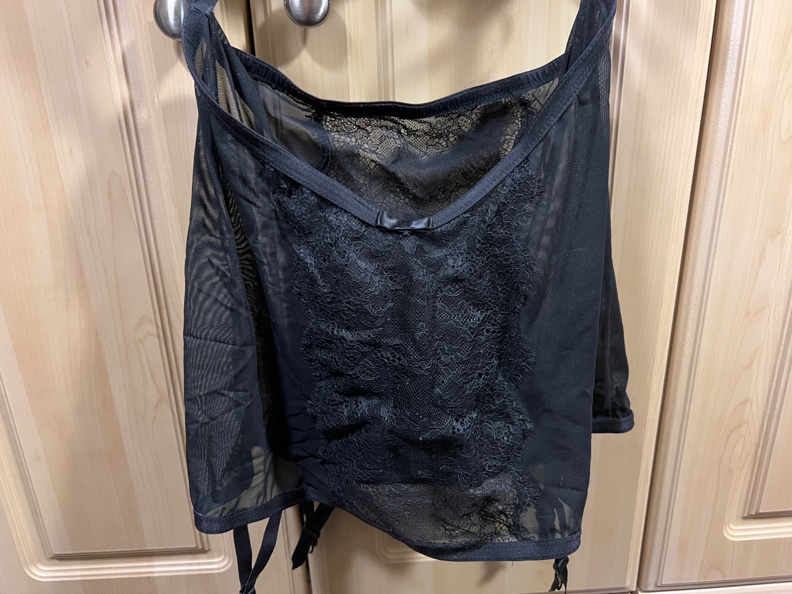 Black Lace Chemise with Garter Straps. Molded Cups Sz L zip closure