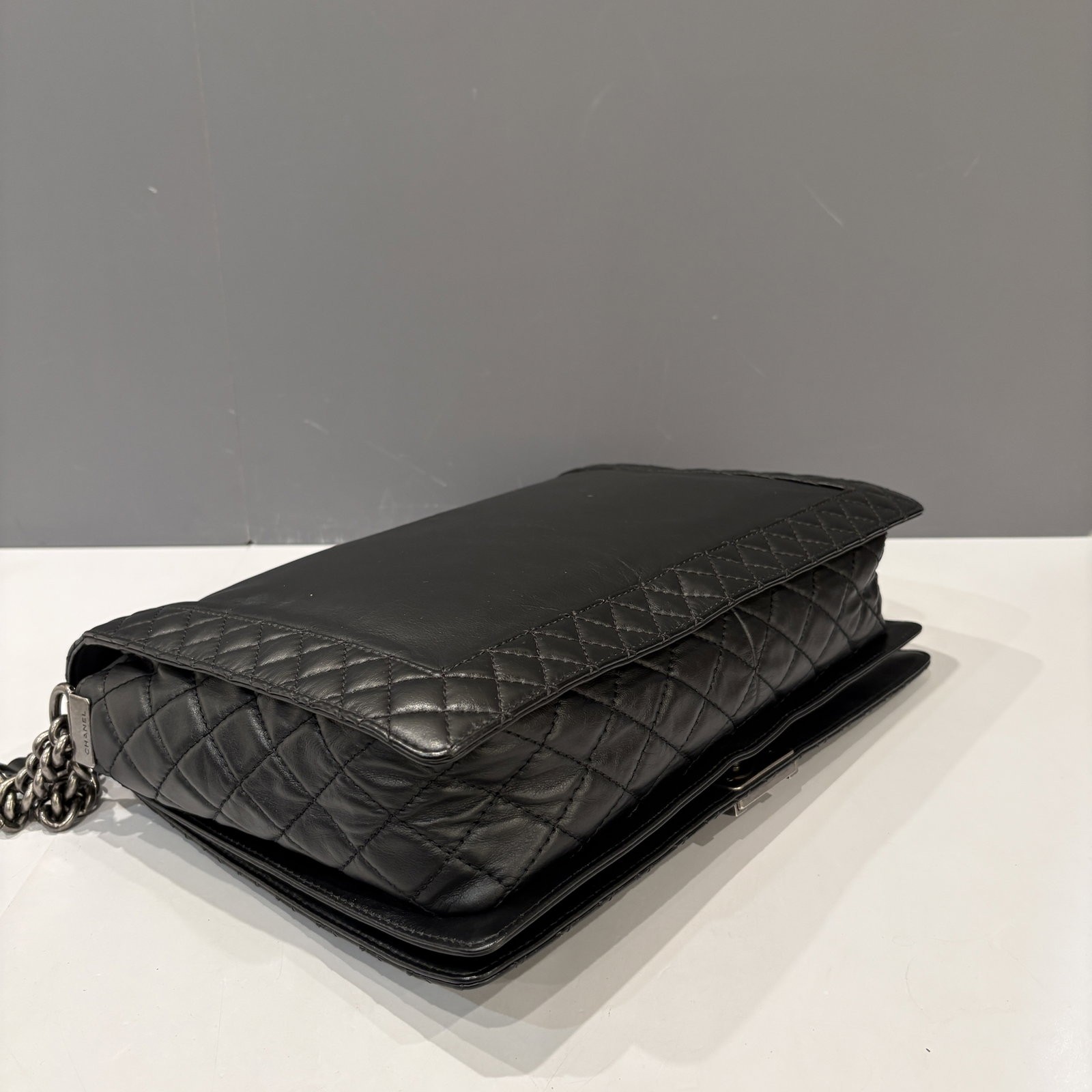 Chanel Enchained Boy Flap Black Calfskin (hs032826d0)