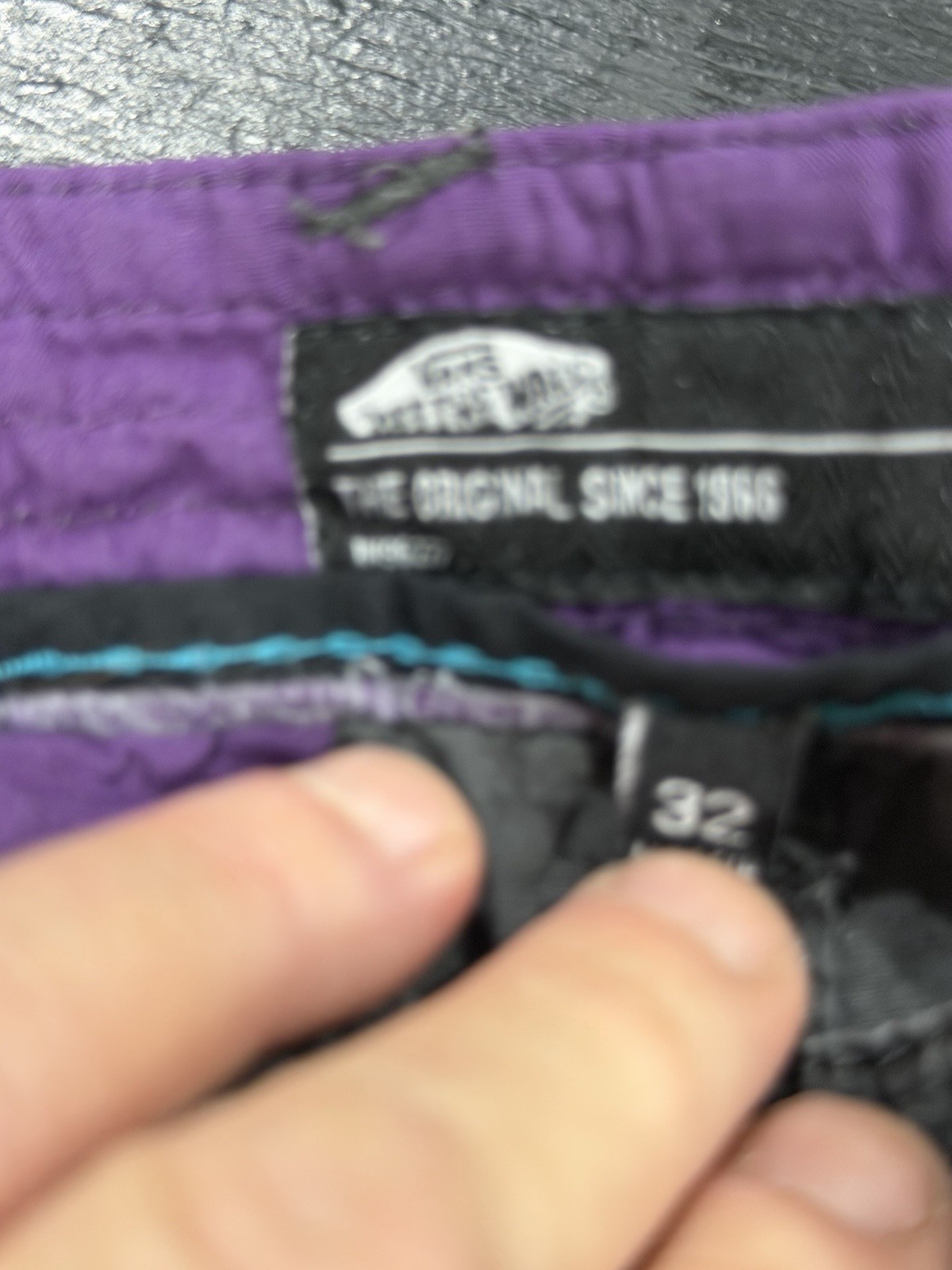 Vans Men’s Gray Check Cargo Shorts Flat Front Zip Cargo Pockets Regular