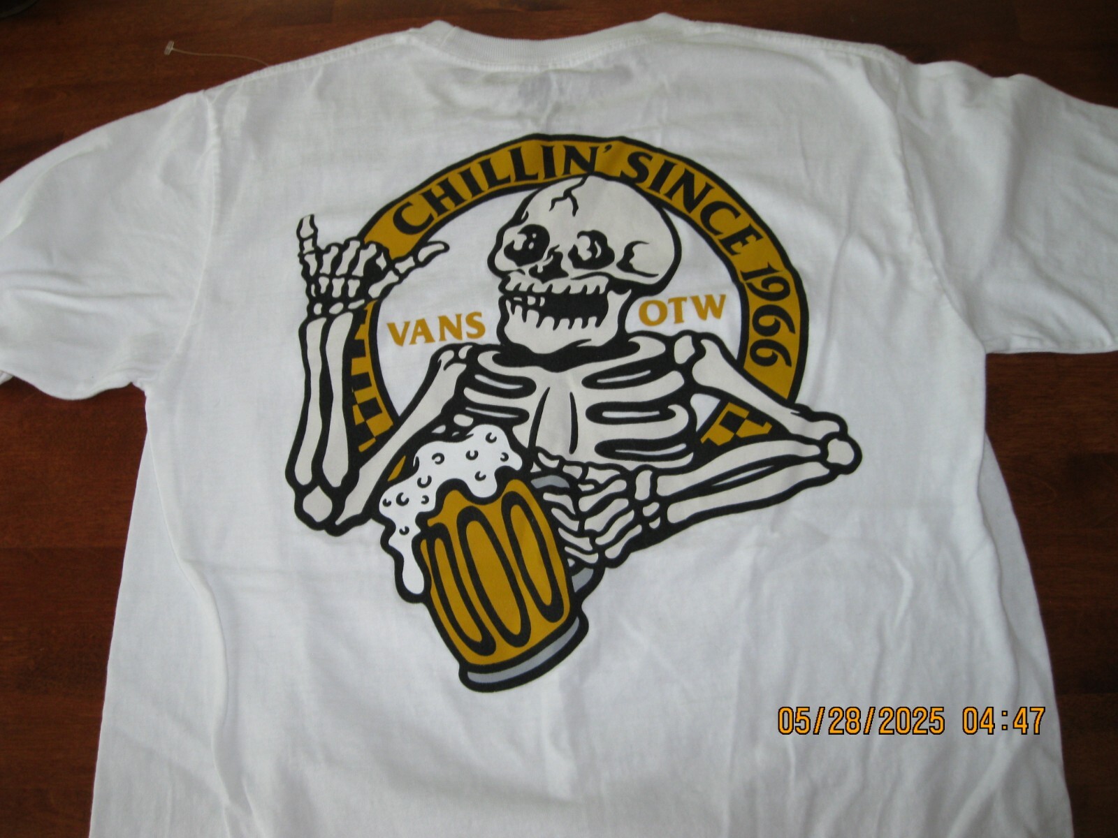 NWOT Vans Off the Wall Chillin Since 1966 Men Shirt Size SMALL Classic Fit