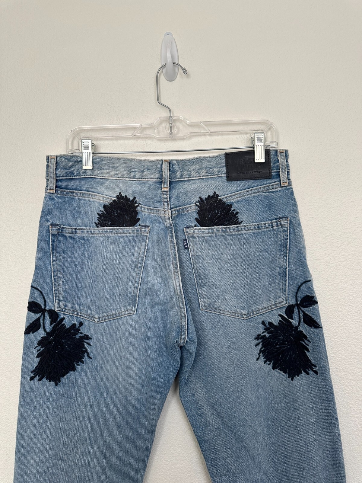 Levi’s Made & Crafted Arrow Jeans Embroidered Light Wash Straight Leg Women’s 27