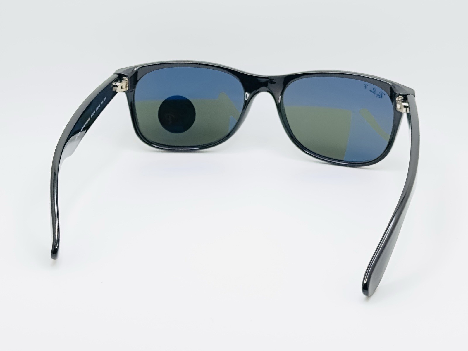 Ray-Ban New Wayfarer RB2132 55mm Square Polarized Unisex Sunglasses – Green Lens