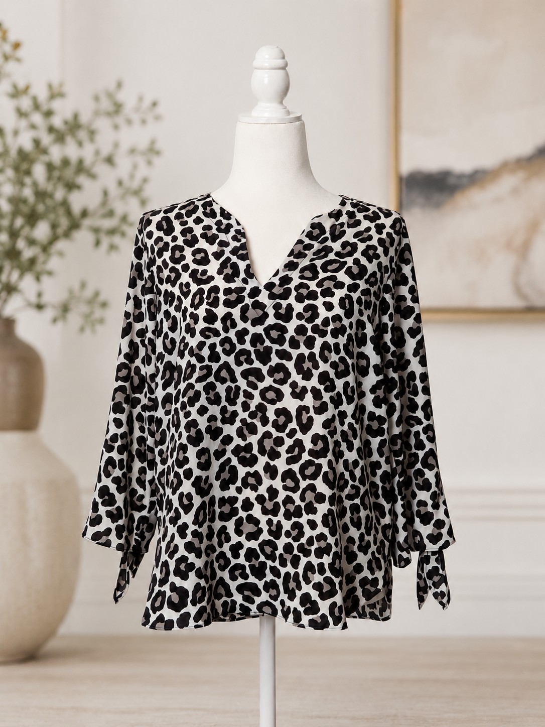 Michael Michael Kors Animal Print Top Blouse Size Medium White Black and Gray