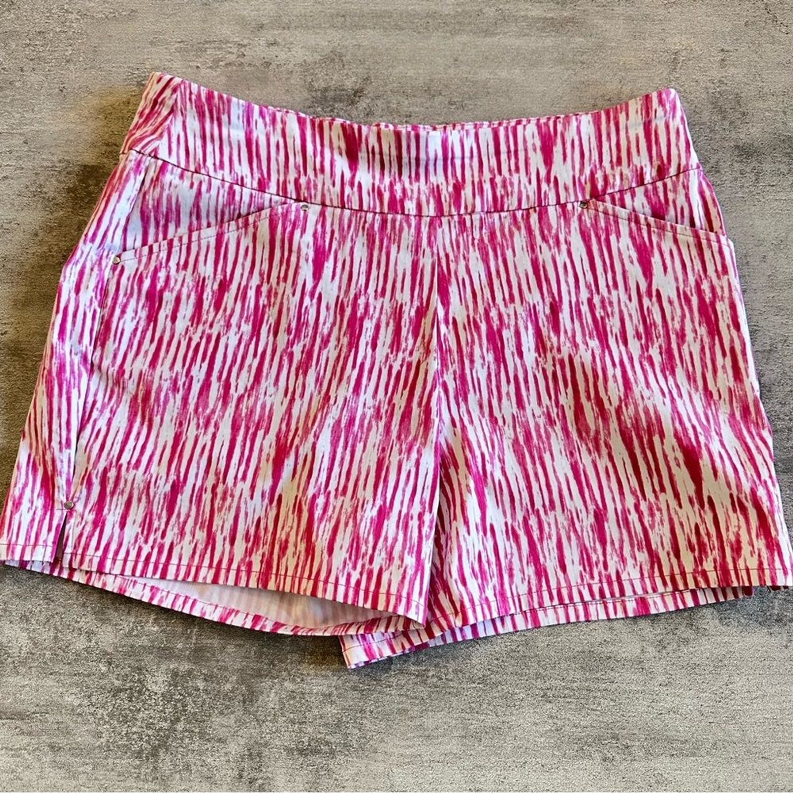 I.N.C. International Concepts Women’s Pink and White Patterned Shorts
