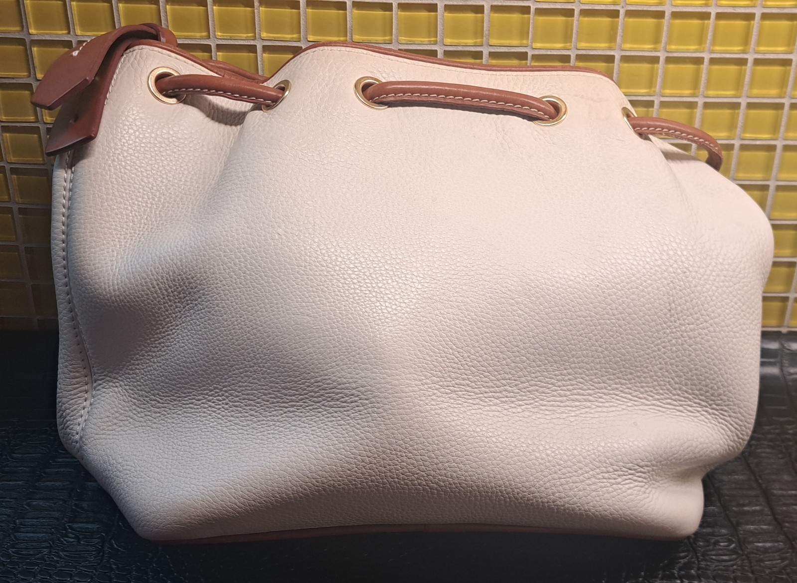 Vintage Dooney & Bourke Pebble Grain Drawstring Bucket Bag Ivory w / Brn Trim