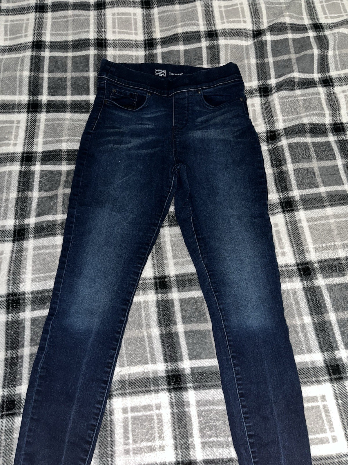 Signature by Levi Strauss & Co. Totally Slimming Pull-On Skinny Jeans