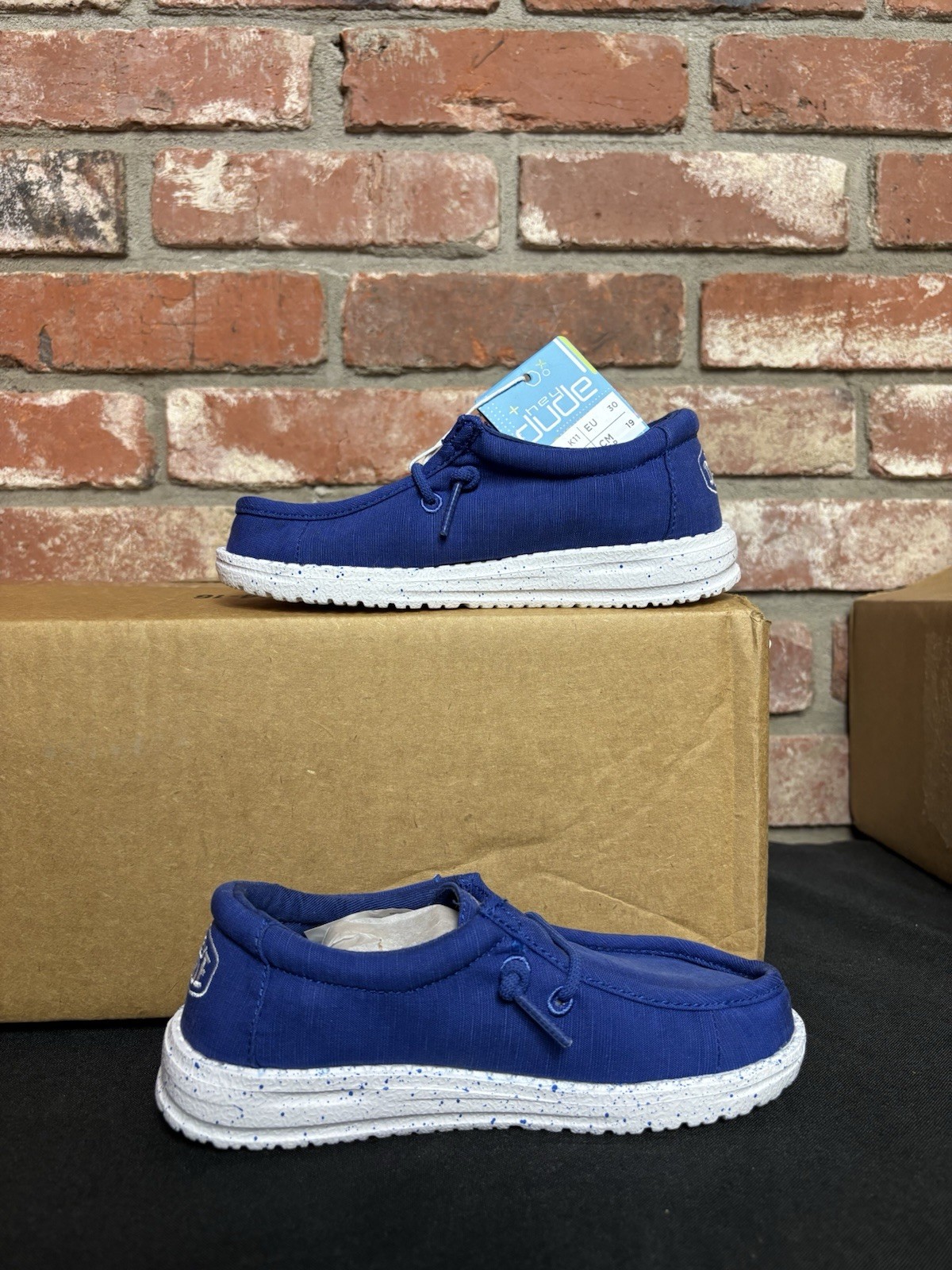 Size K11 – Hey Dude Wally blue Slub Canvas Brand new No box 40044 428