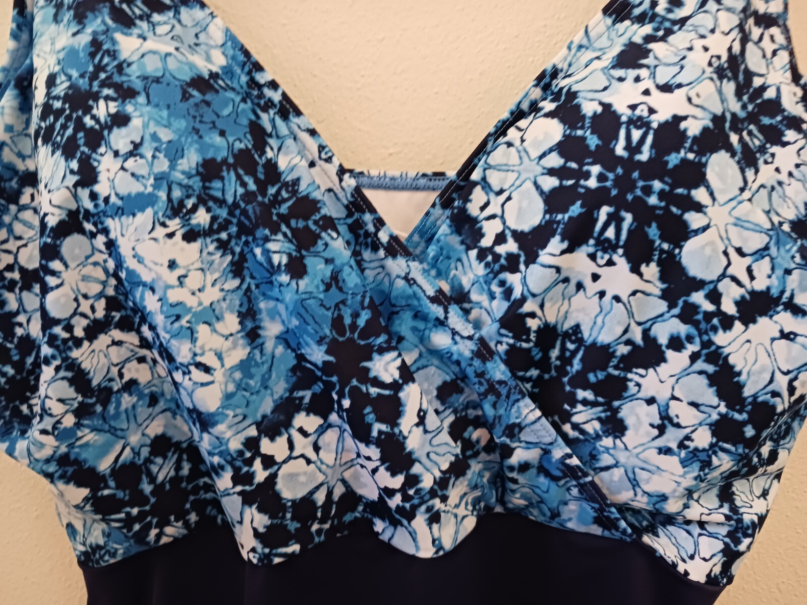 Dreamsuit Miracle Brands One Piece Swimsuit Floral V Neck Navy Blue Size 18W