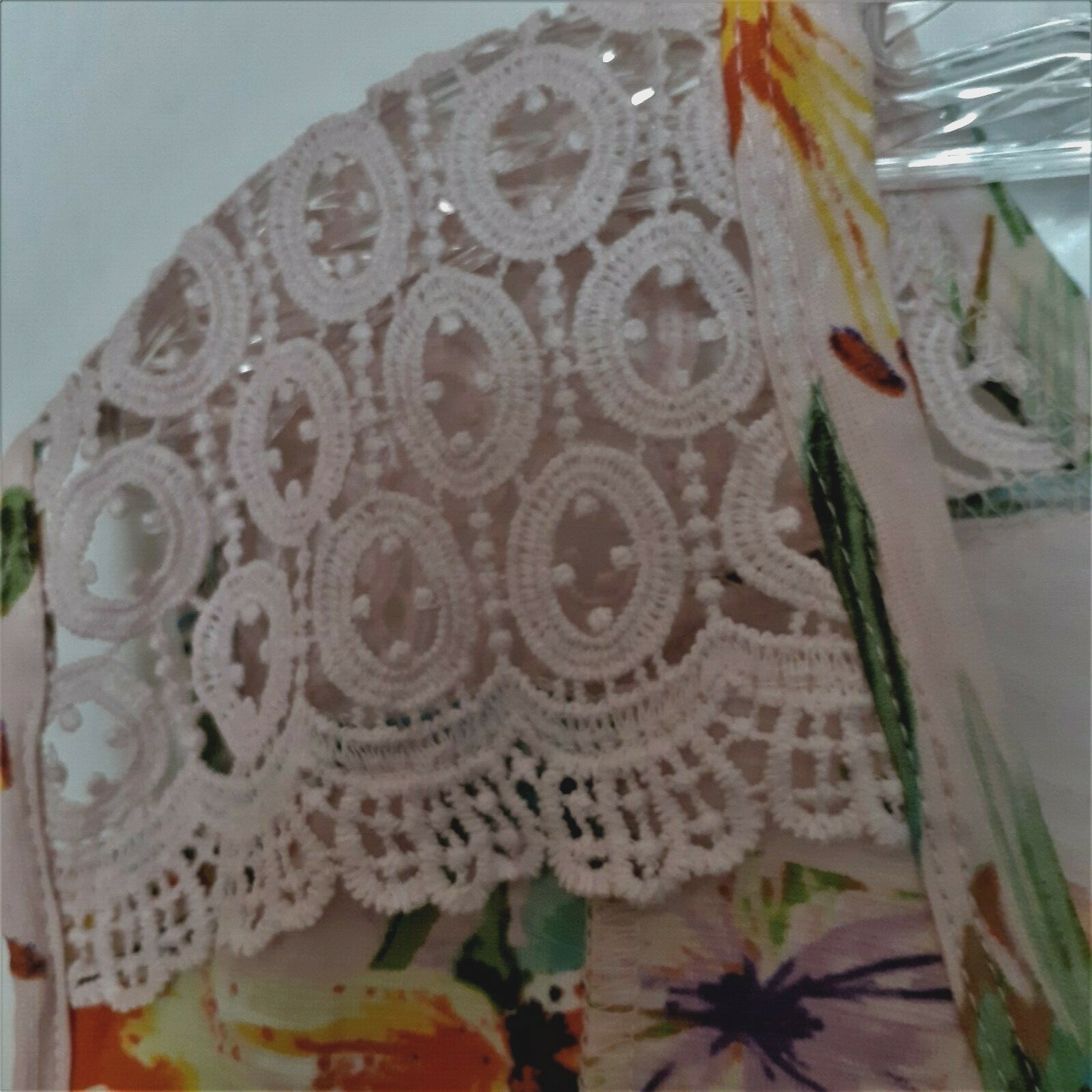Cupio 95% viscose, 5% spandex pink multi floral embellished top Size M