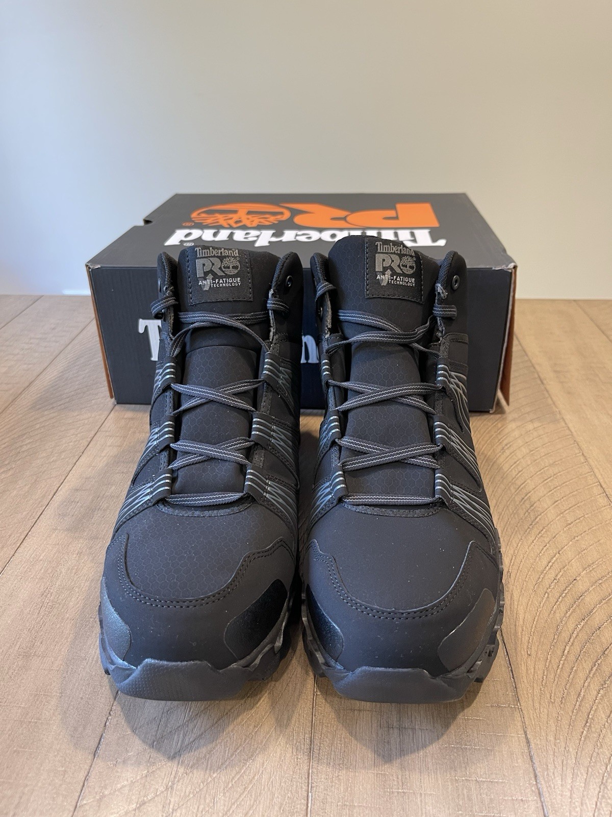 Timberland PRO Work Boots. Powertrain Mid Alloy safety toe. ESD. Light weight.