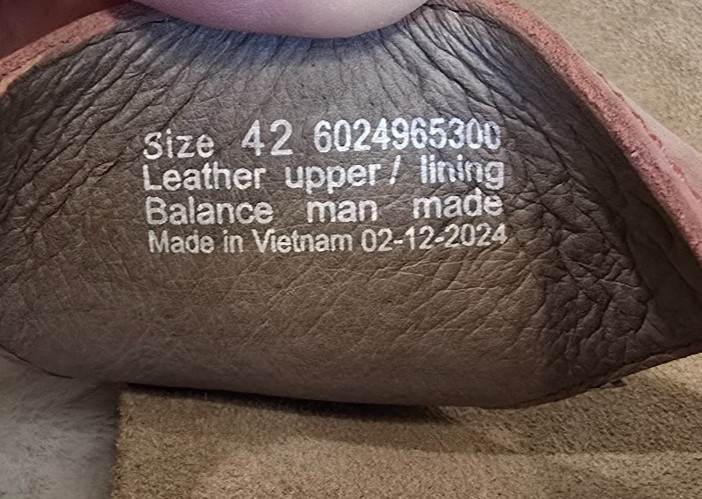 Dansko Reece Rose Nubuck Leather Thong style Sandals Women’s Size 42 or US 11.5
