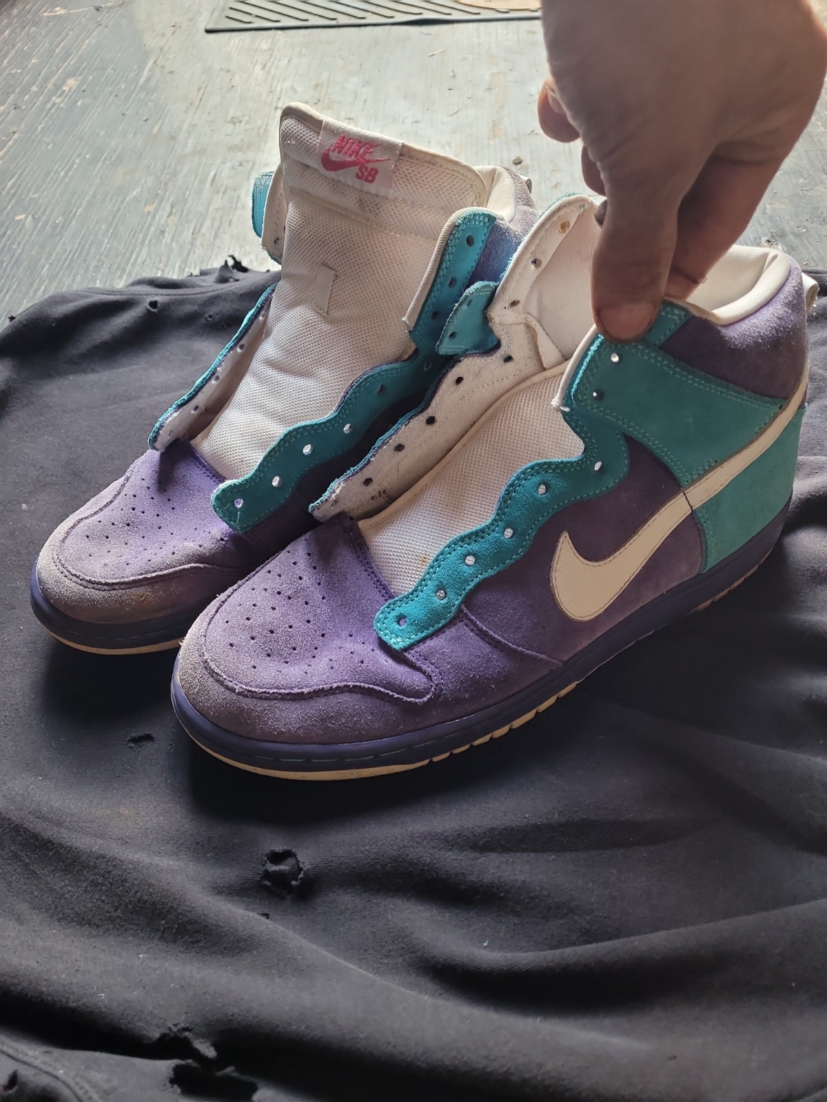 Nike SB Oceanic Airlines Men’s Sneakers Size 9.5