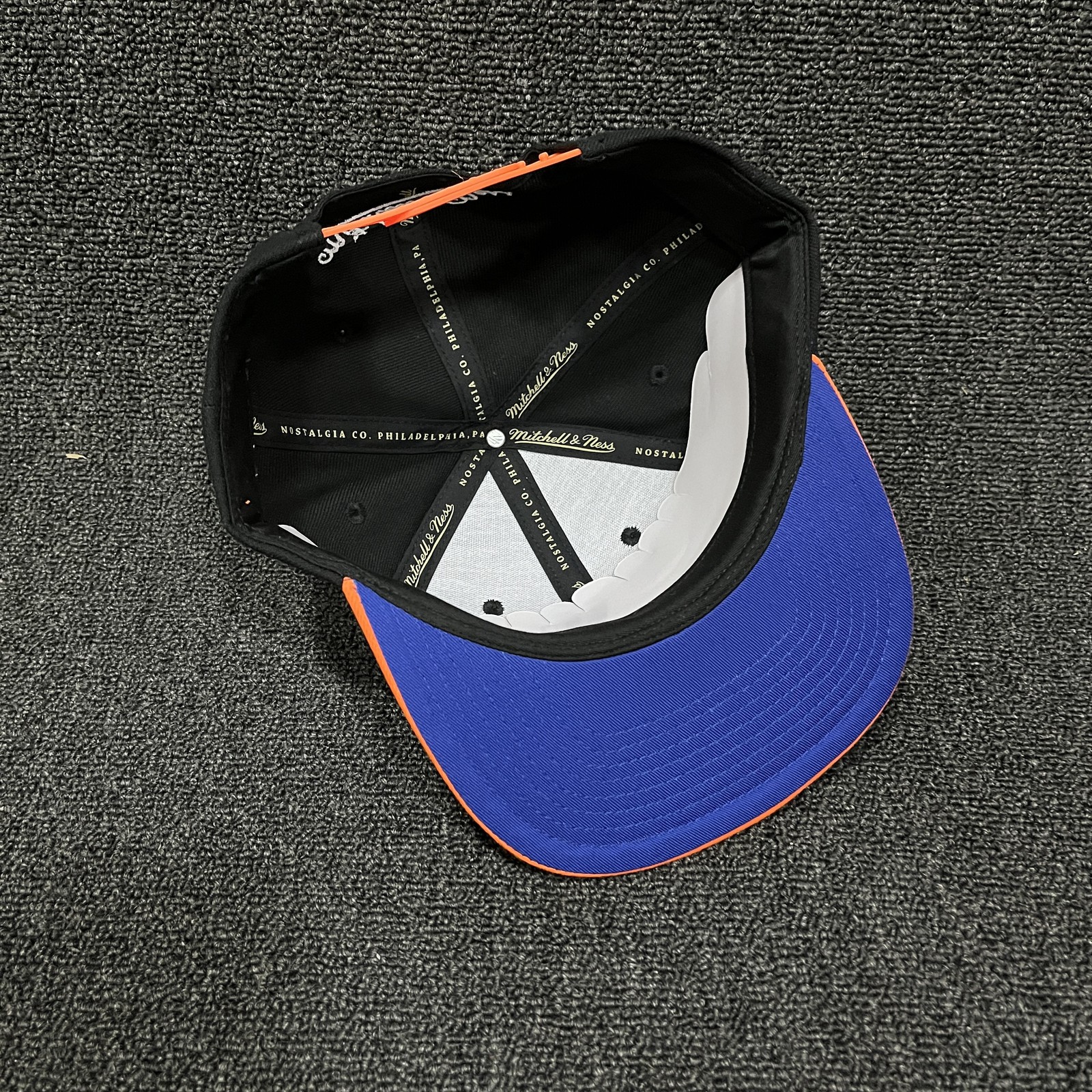 Mitchell & Ness NBA New York Knicks Flat Brim Adjustable Snapback Cap Black Oran