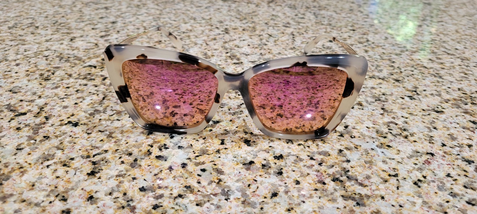 Diff Bella II CT-PK30 Sunglasses,PINK MIRROR LENS, ANIMAL PRINT, STORE DISPLAY