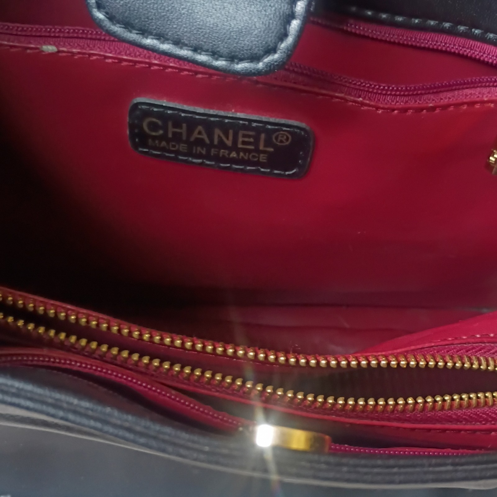 CHANEL Black Quilted Tote Bag Gold Chain Strap Red Lining Zip/Snap Large