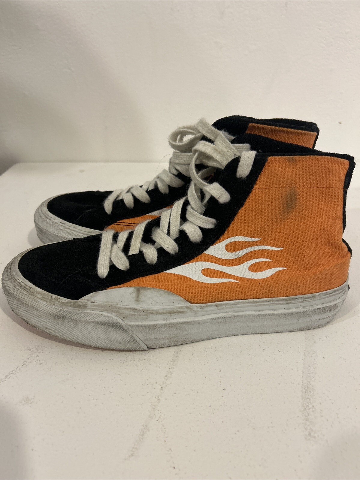 STRAYE HILAND Orange & BLACK HIGH TOP SNEAKERS SKATEBOARD SHOES MENS SZ 6