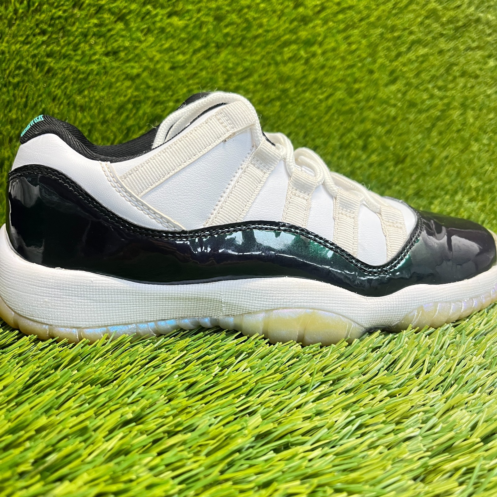 Nike Air Jordan 11 Retro Boys Size 4.5Y Black White Basketball Shoes Sneakers