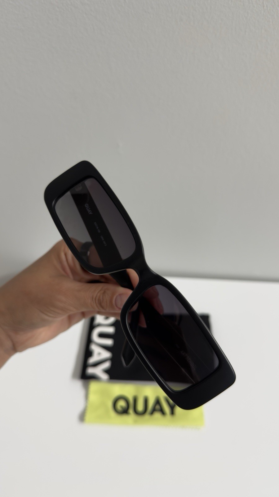 QUAY ART SCHOOL Womens Rectangle Sunglasses Black Frame Gray Tinted Lens UV400