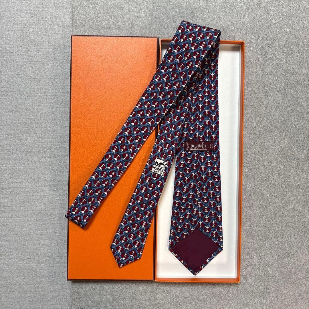 Hermes Red Navy Anchor Pattern Silk Tie Used 8.3cm Wide 143cm Length