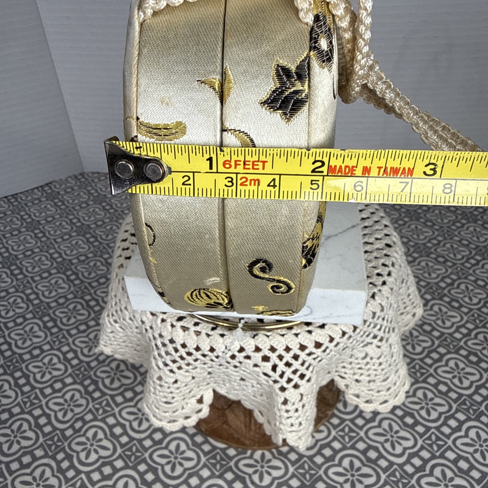 Vintage Embroidered Cream Silk Box Evening Bag, Rare Fashion Gift. See Pictures.