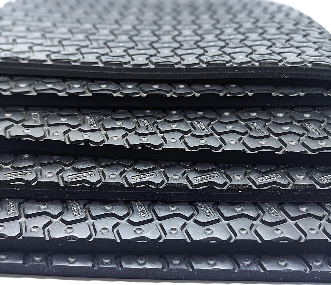 VIBRAM #8327 WOODSTCOK SHEET / 10mm / 12.50×11″