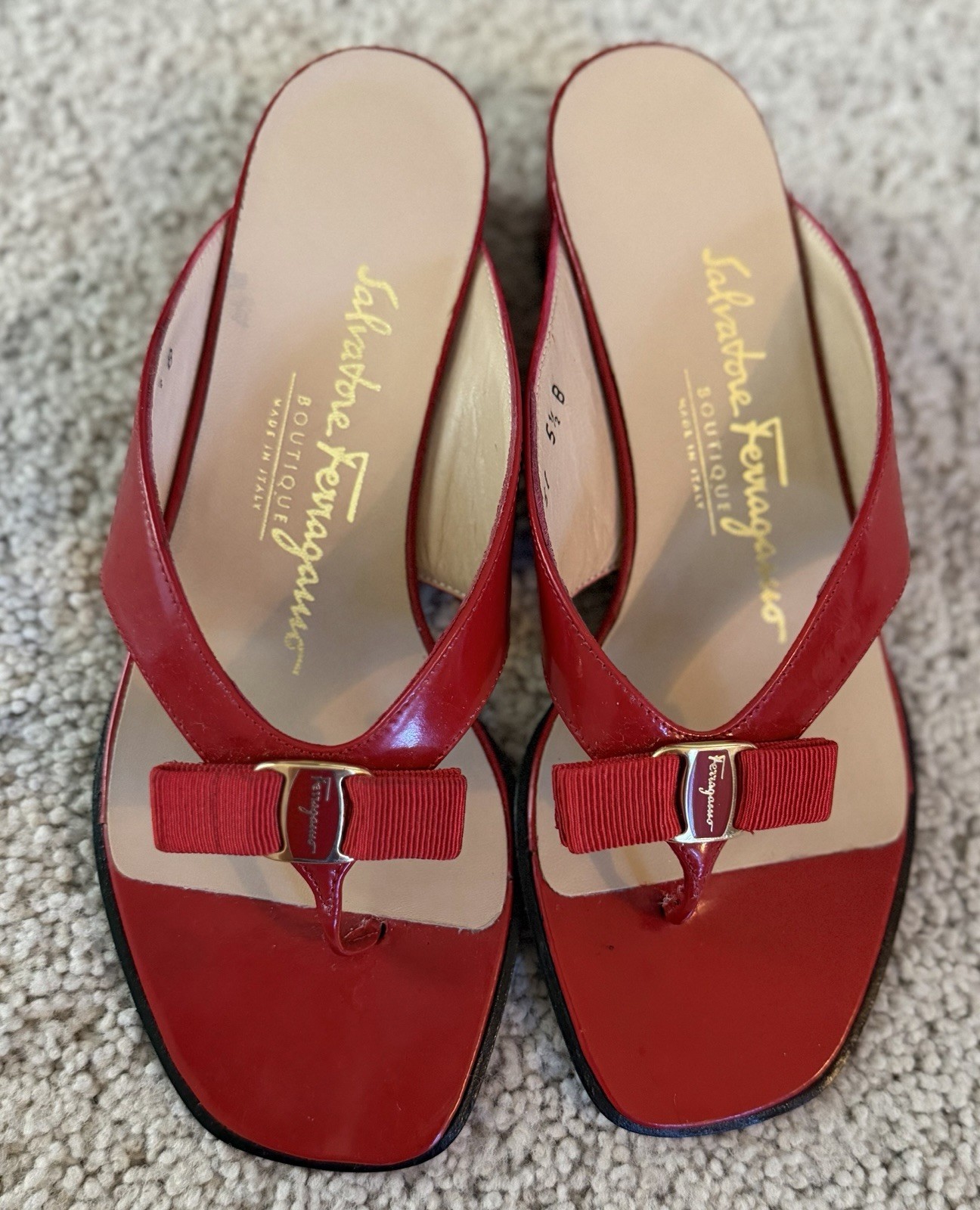 NWOB Salvatore Ferragamo Boutique Sz 5.5 Patent Vara Bow Red 1.5in Heel Sandal