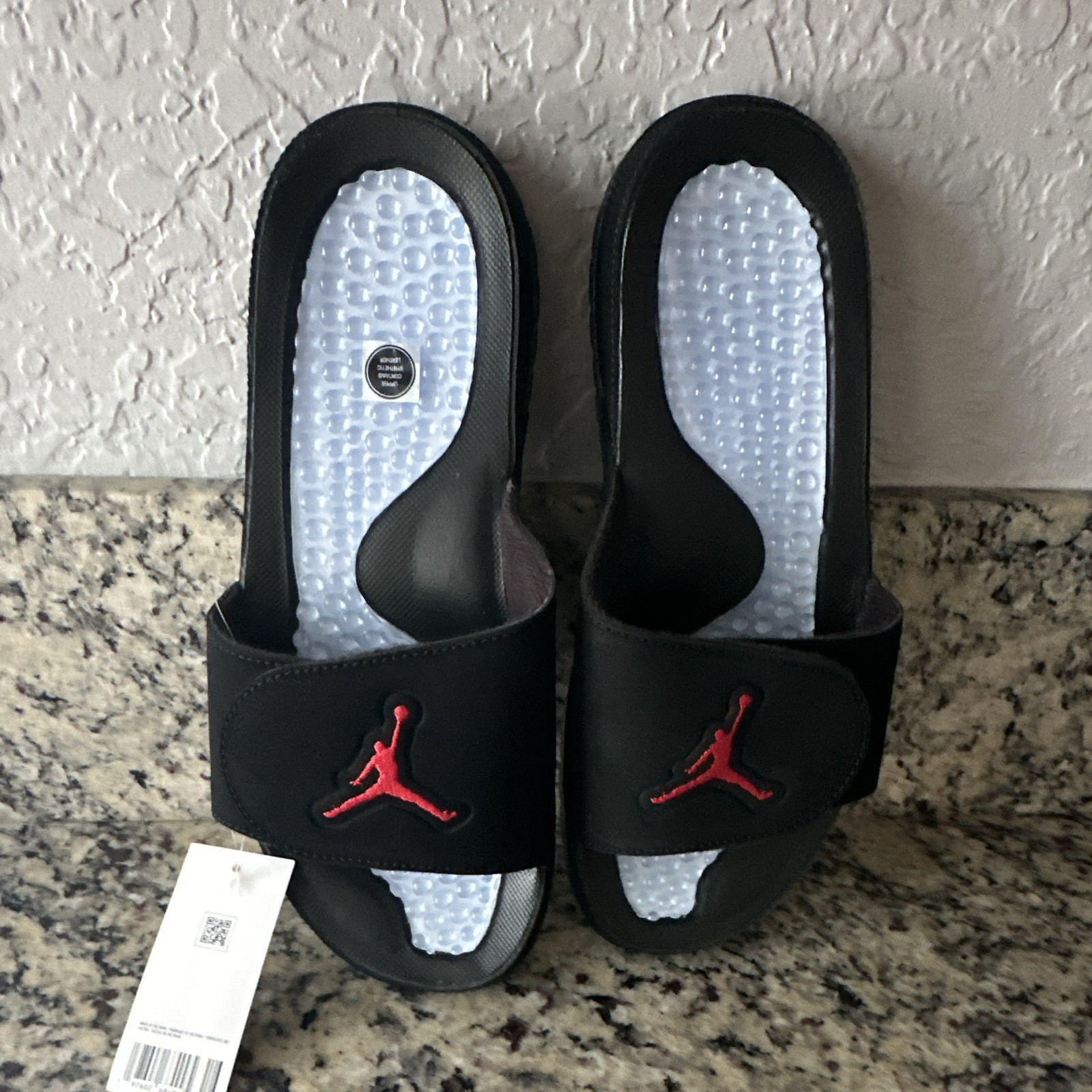 Jordan Hydro V Retro Men’s Cushioned Slide Sandals Black/Red Jumpman US 9