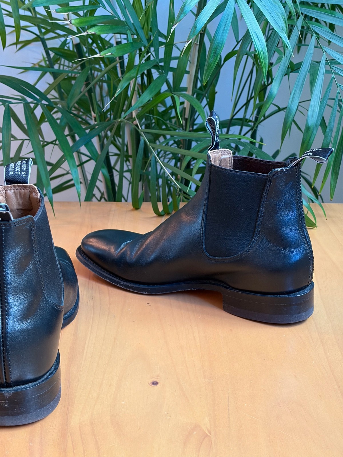 R.M. Williams Classic Craftsman Leather Chelsea Boots US 10 / UK 9 – Barely Worn