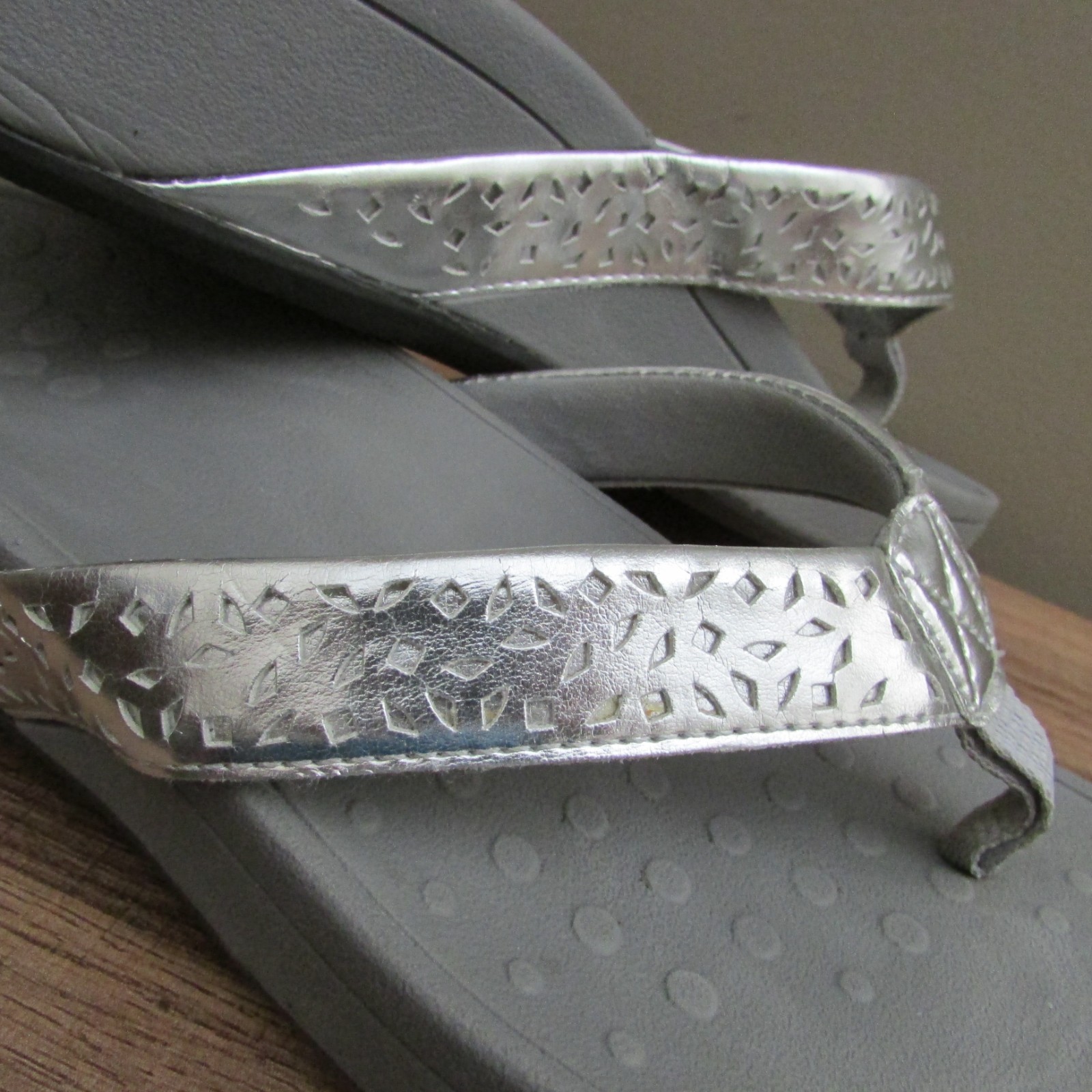 Vionic Zuma silver Platform Wedge Thong Flip Flop sandals Comfort-sz 9