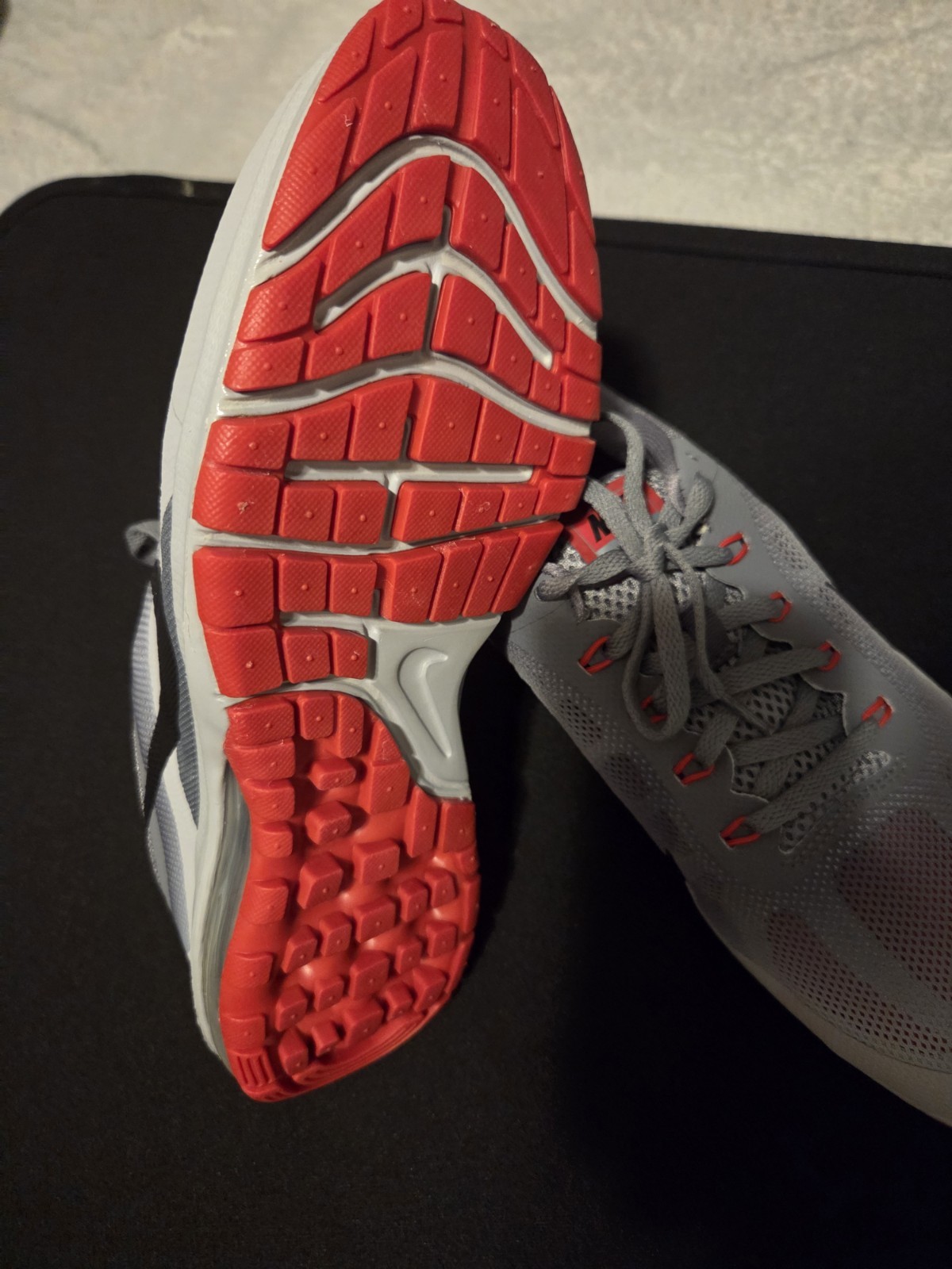 Nike Max DYNASTY2 MAN Size 11.5 BRAND NEW NO BOX GREY RED