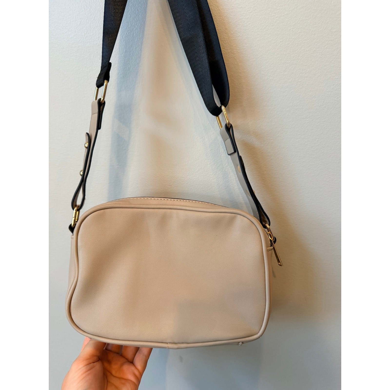 Lily & Ivy Nude Beige Chevron Quilted Camera Bag Crossbody Purse Web Strap