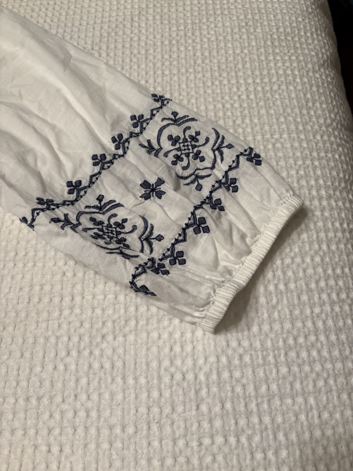 Croft & Barrow Womens 1X White Embroidered Tunic Top Blue Boho Peasant Cotton