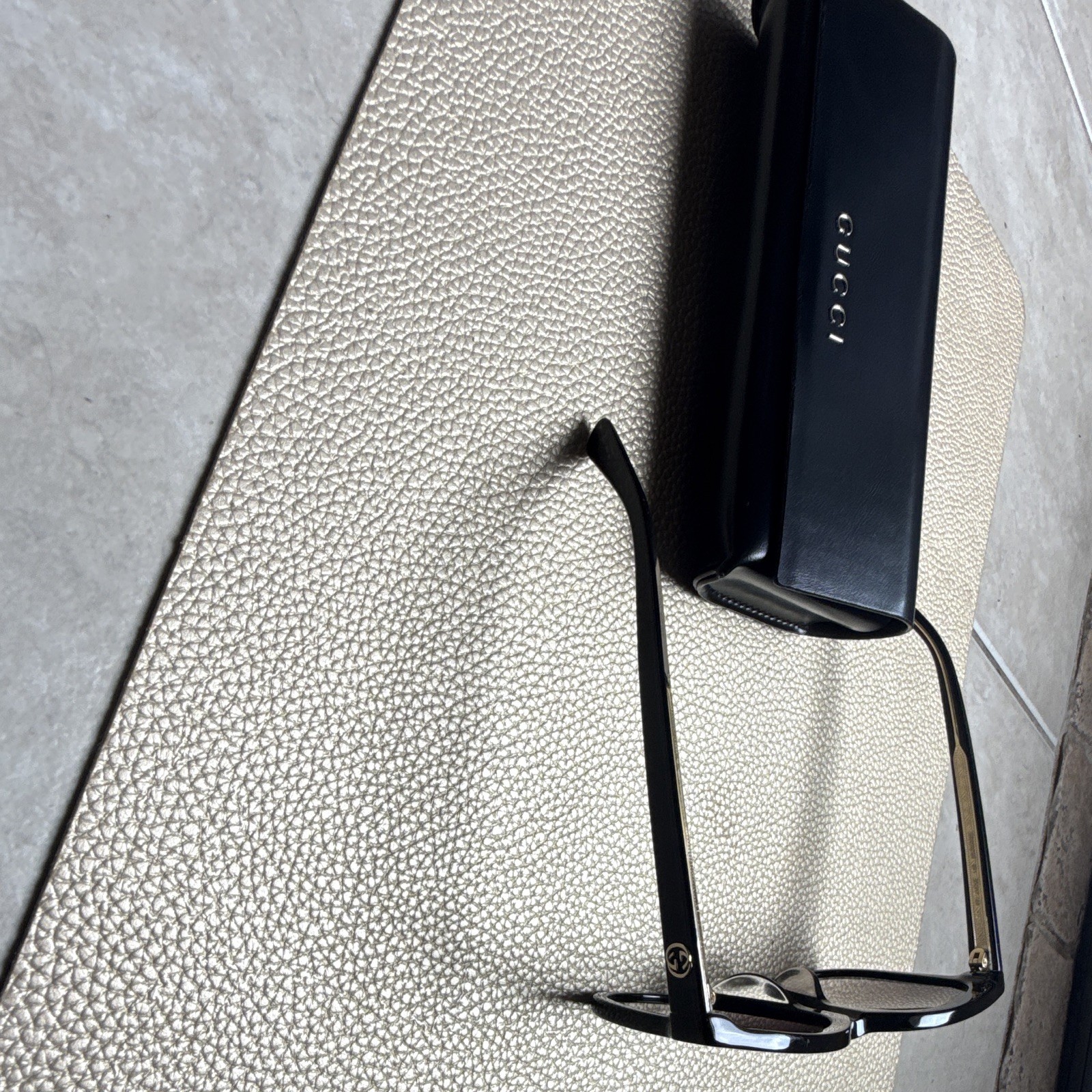 Gucci Oversized Square Sunglasses Black Plastic Frame Gray Gradient Lens Case