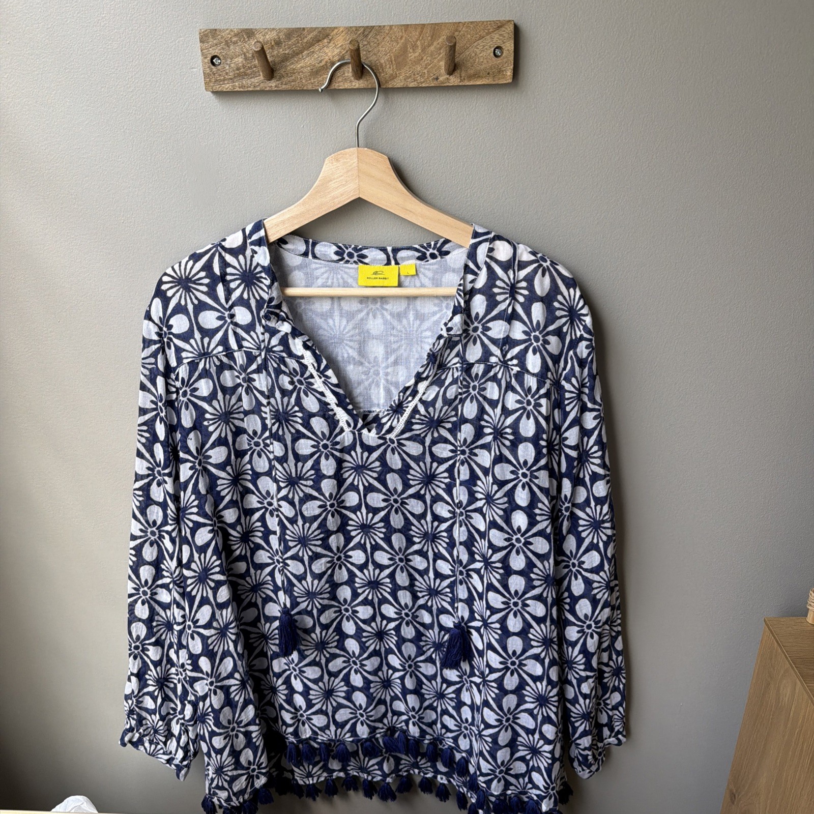 Roller Rabbit Women’s Tunic Top Floral Blue, Lightweight, Large