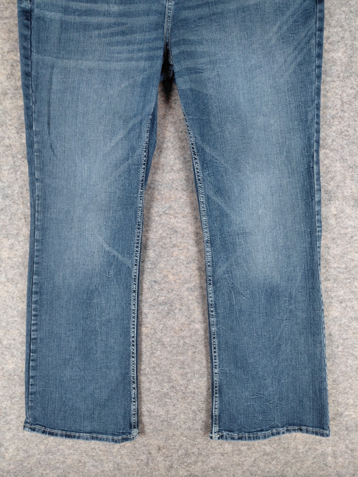 Silver Jeans Suki Bootcut Womens 36/31 Blue SMALL FLAW 37.5×28.5 Midrise