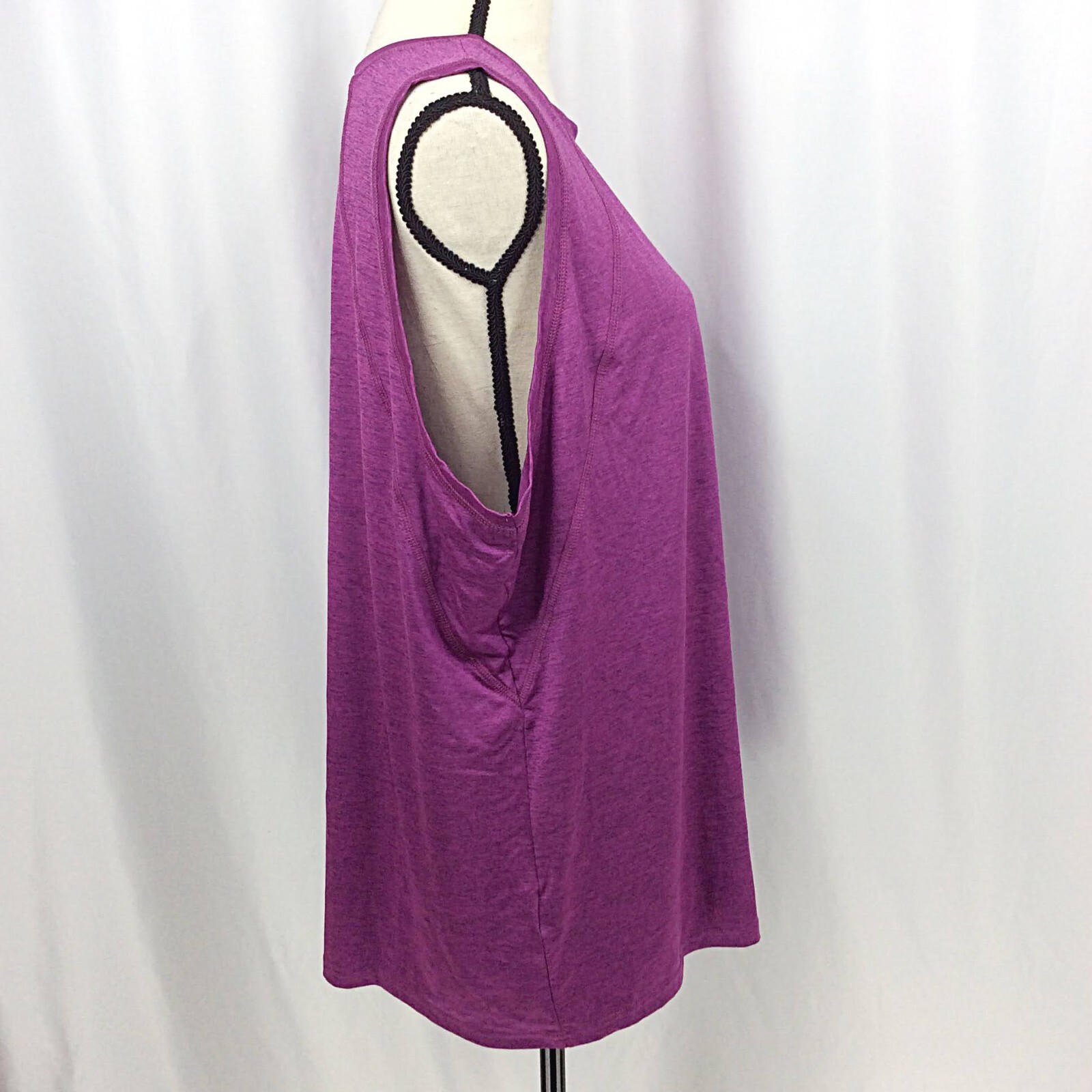 NWT Eddie Bauer Women’s Resolution High Neck Tank Top Plus Size 2X Purple