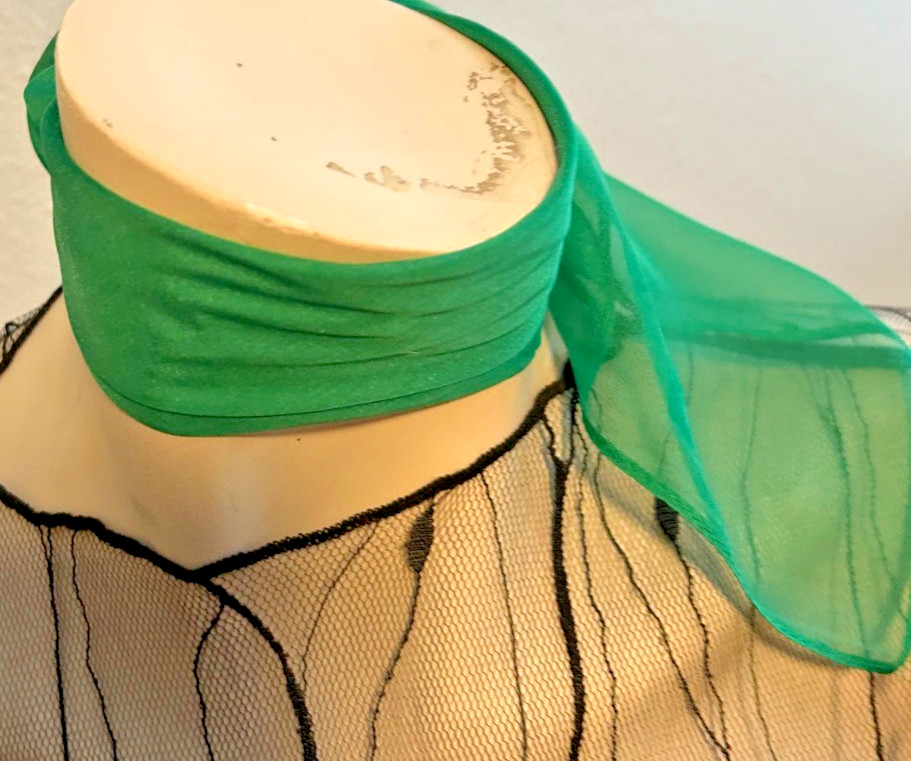 NEW 20 x 21 In. Small Sq. Green Solid Color 100% Mulberry Silk Scarf- SS 1039
