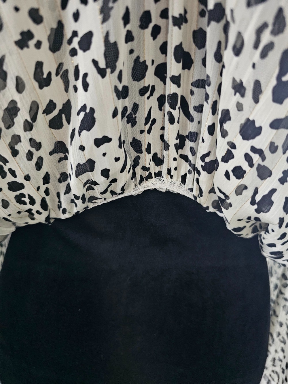 Size S Women’s Black and White Leopard Print Blouse