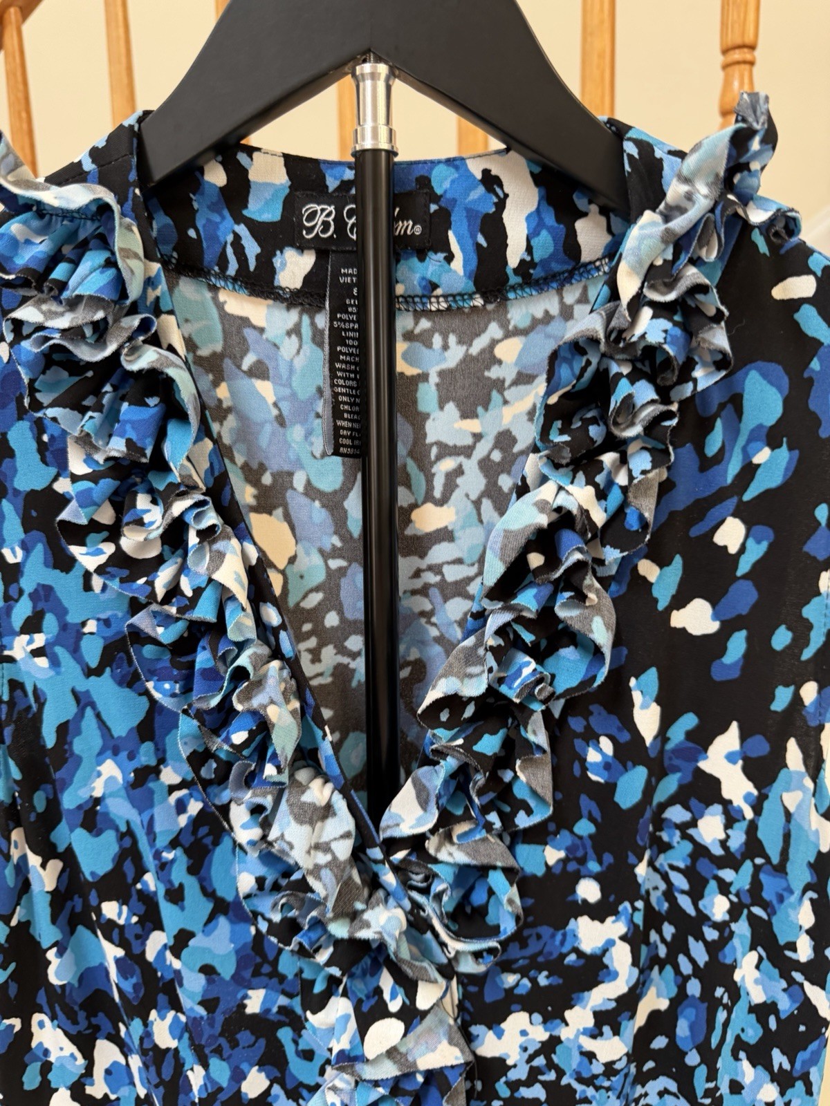 B. Calm Blue Black White Geometric Ruffle Sheath Dress V-Neck Sleeveless 8