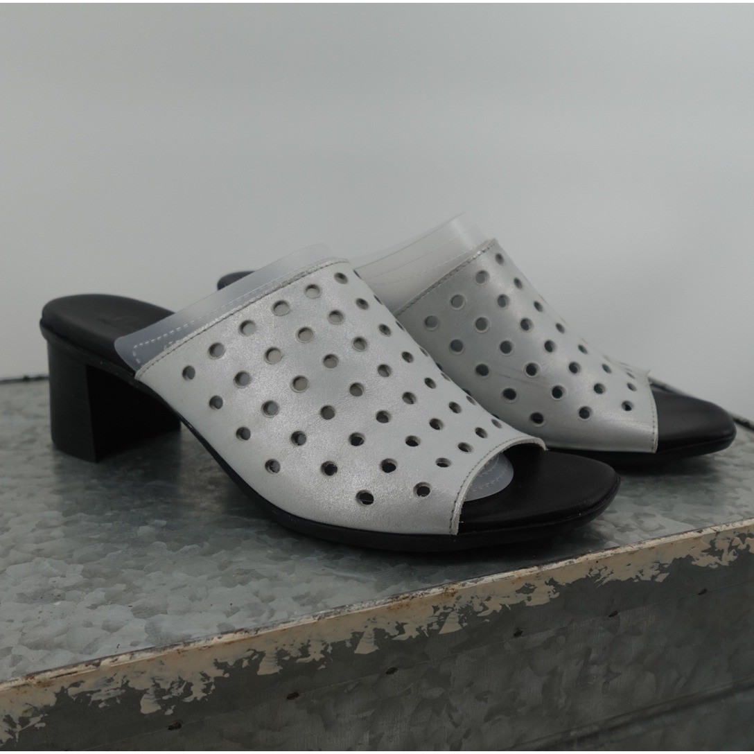 Munro American Silver Perforated Leather Slide Sandals Block Heel Mules 8M