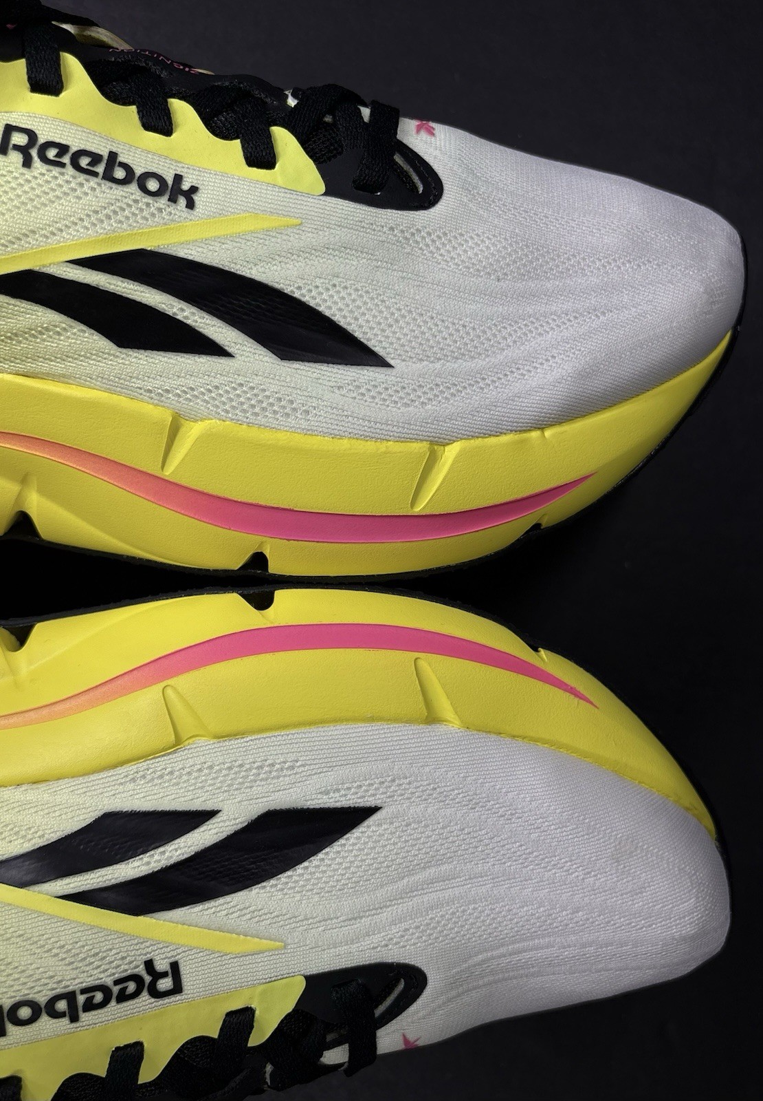 Reebok Zignition Electric Yellow Black Mens Size 9 Max Cushion Running Shoes