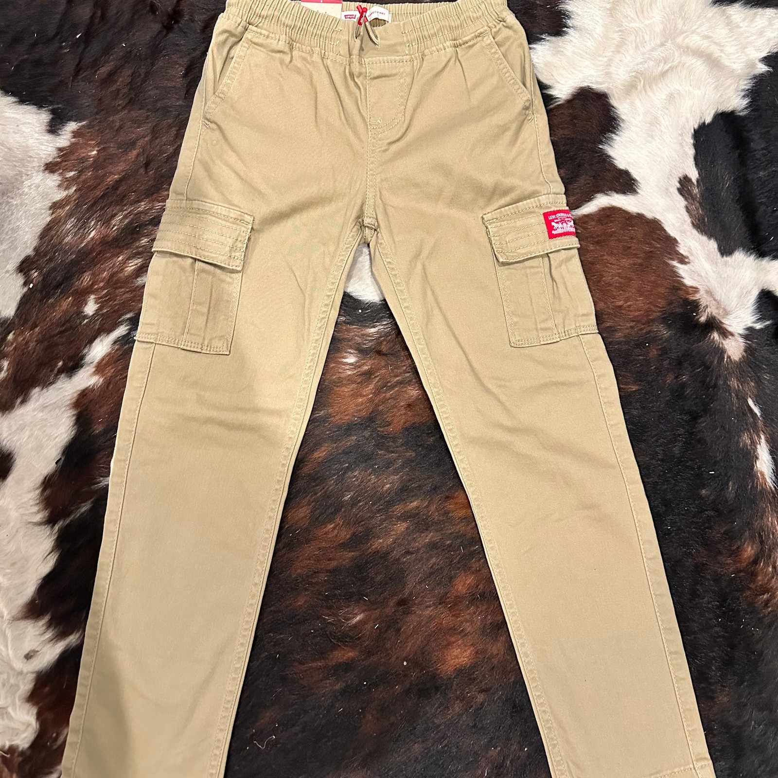 Levi’s Boys Comfort Stretch Cargo Pant, Harvest Gold Size 8 (MSRP ) – Smoke Free